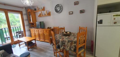 Canfranc-Estacion Apartment | Somport bienvenidos a Canfranc Family