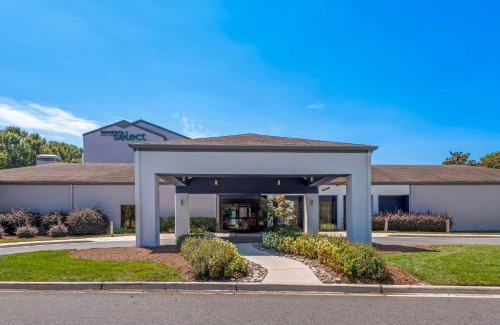 University Place Hotel | Sonesta Select Charlotte University Research Park