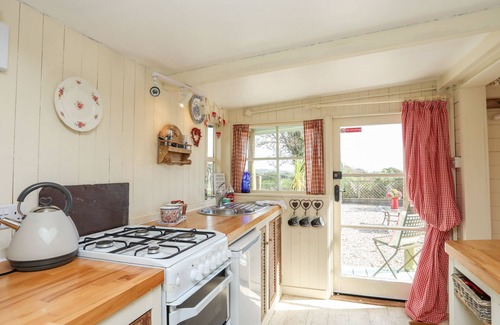 Rhyd-y-clafdy Cottage | SONGBIRD HIDEAWAY, romantic, character holiday cottage in Pwllheli
