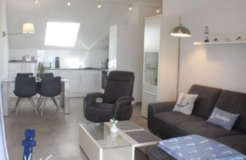 Kellenhusen Apartment | Sonnengarten 22 - Exclusive vacation apartment with a view of the sea and the pier.