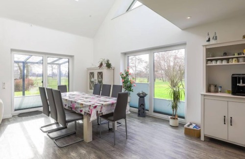 Wanna House | Sonnenschein by Interhome