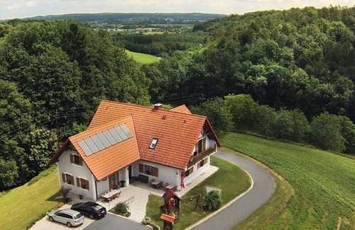 Loipersdorf bei Fuerstenfeld Apartment | Sonnenzimmer - Gästehaus Waldpanorama