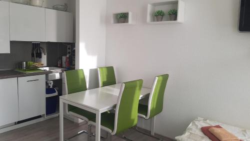 Hoehenberg Apartment | Sonniges Modernes Appartement Höhenberg