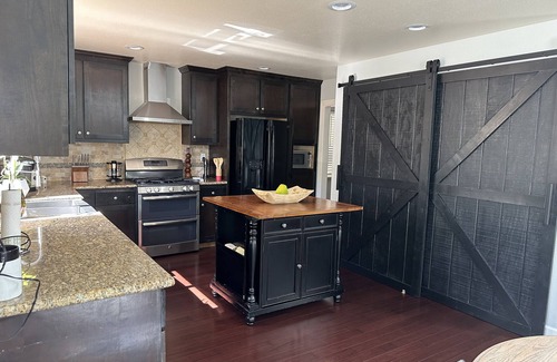 Windsor House | Sonoma County Wine Country Home 4b/2.5 5min to healdsburg