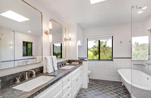 Fetters Hot Springs-Agua Caliente House | Sonoma Hilltop Estate With 3 Bedrooms And Pool - Includes Wine Tasting Passport