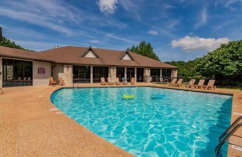 Reeds Spring House | Sooner Settle Lodge 4 King Rooms Stonebridge
