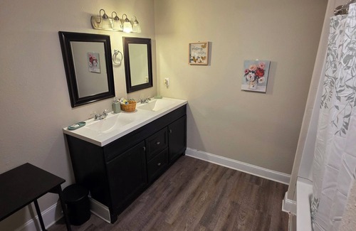 Columbus House | Soothing 3-bedroom house with AC in charming Columbus