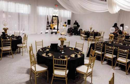 Dallas House | Soothing Event Space with WiFi in vibrant Dallas, Ga