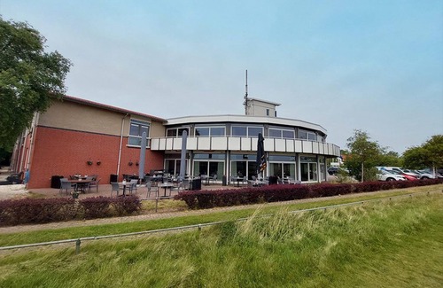 Nieuw-Haamstede Hotel | Soothing hideaway w/Beach access, Nature retreat & top attractions | Dining spot