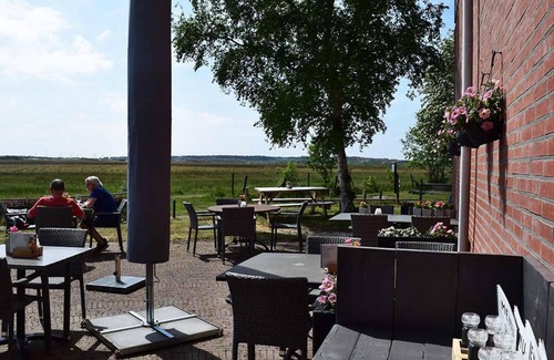 Nieuw-Haamstede Hotel | Soothing hideaway w/Beach access, Nature retreat & top attractions | Dining spot