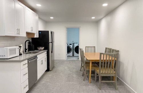 Mount Baker Condo | Soothing Renovated 2-bedroom condo with AC & Laundry in vibrant Seattle Mt Baker