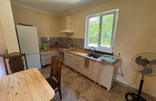 Mtsvane Kontskhi House | Soothing villa with WiFi in beautiful Batumi