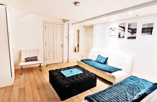 Soho House | Sophia's Love 8 rooms Piccadilly Circus St James TownHouse