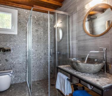 Milos House | Sophia's Ralaki Cottage