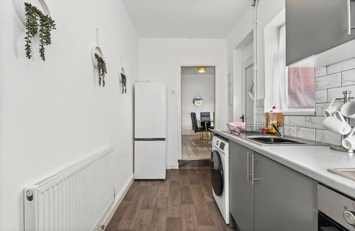Doncaster House | Sophisticated 2 bed in Doncaster sleeps 6!