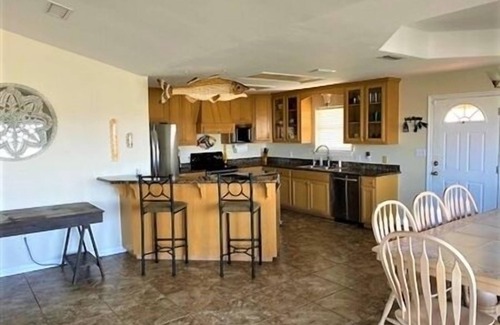 Port Mansfield House | Sophisticated, Beautiful Home! 3 BDRM/2 BATH. Private Fishing Pier.