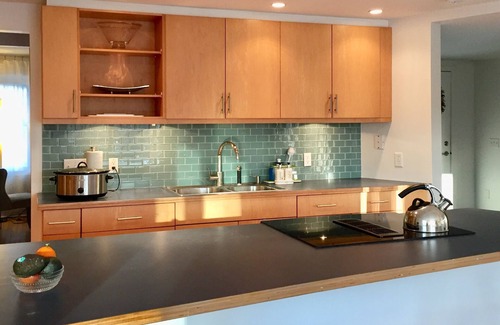 West Stockbridge House | Sophisticated & Comfortable Stockbridge Retreat A+ Location Modern Amenities