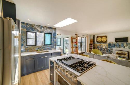 Cleone House | Sophisticated Country Home Steps from the Lake