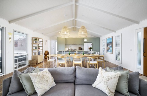 Sorrento House | Sorrento Mornington Peninsula Pool, Spa Basketball easy walk to beach and town