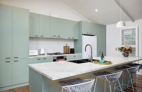 Sorrento House | Sorrento Mornington Peninsula Pool, Spa Basketball easy walk to beach and town