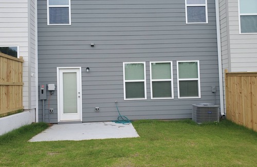 Newnan House | Sought after Ashley Park. Walking Trails. Golfing. Shop. Dine. Play and Relax