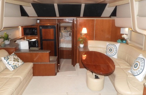 Eufaula Boat Rental | “Soulmates” Meridian Yacht located on Lake Eufaula, OK