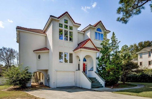 Monteray Shores House | Sound's Great! | Sound Front | Private Pool | Corolla