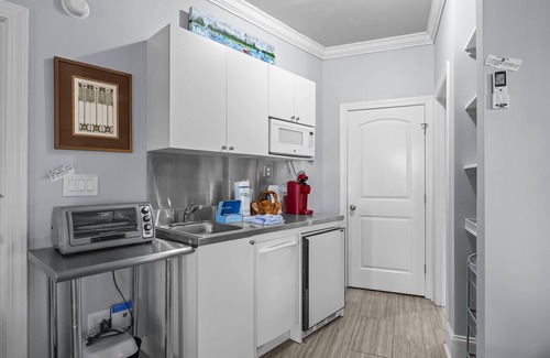 Morehead City Apartment | Sound Side Studio Apartment with Boat Slip! (Bridgeview on Broad)