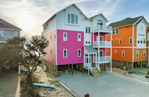 Avon House | Soundfront 10BR/11BA home - Prime windsports access, private pool, hot tub ★