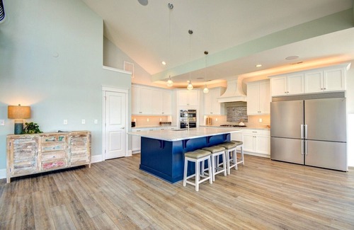 North Topsail Beach House | "Sounds Beachy" Soundfront/Oceanview 8 Bedroom - Pool, Hot Tub, Elevator, Dock