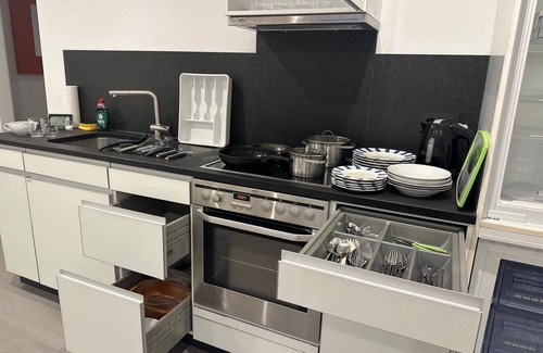 Industriebezirk Apartment | Souterrain Wohnung in Exklusiver Villa Nähe Nymphenburger Schlosspark