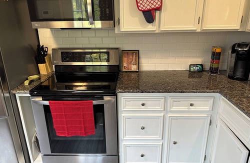 Austin House | South Austin Cottage with High-Speed Fiber Internet