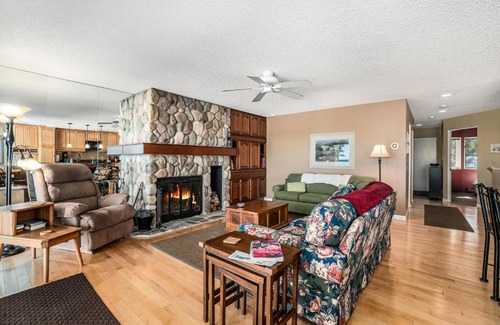 Glen Arbor Apartment | South Beach 26