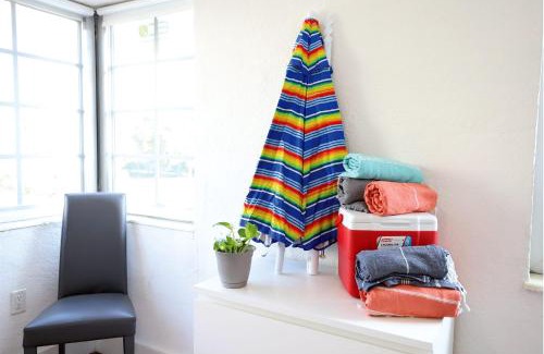 Flamingo/Lummus Apartment | South Beach Free Parking Family & Pet Friendly Walk to Beach & Bay