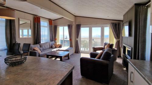 Selsey House | South Beach lodge, Bracklesham Bay, Selsey