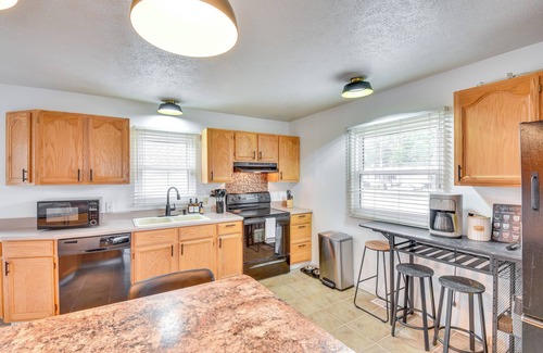 South Bend House | South Bend Home < 2 Mi to Notre Dame Stadium!