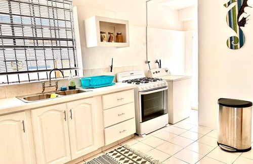 Maxwell Apartment | South Coast Private- On The Beach