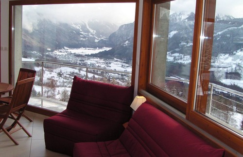 Verchaix Apartment | South-facing 4-room apartment with panoramic view of Mt Blanc