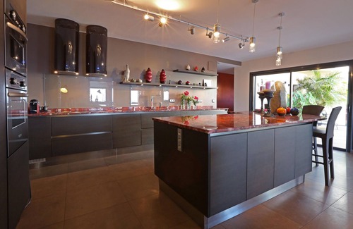 Le Lavandou Villa | South-facing air-conditioned villa - magnificent panoramic sea view of the Iles d'Or.