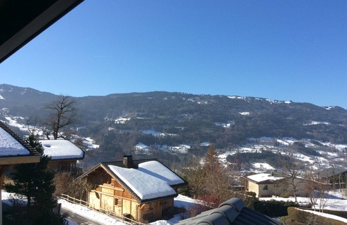 Verchaix Ski Chalet | South facing chalet with views of the Giffre Valley