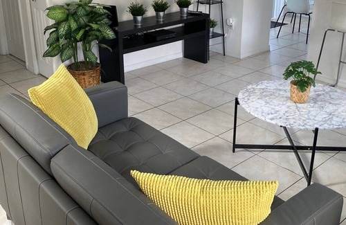Haines City House | South Facing Orlando home with 4 bedroom, 3 bathroom and Pool with Lake View