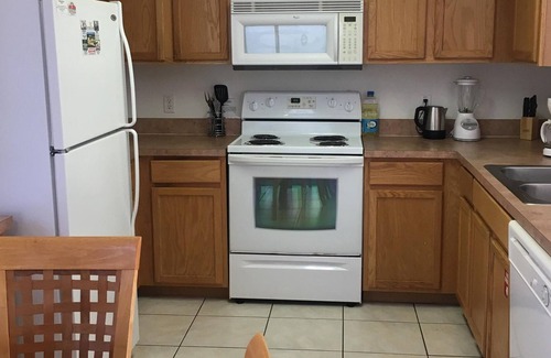 Haines City House | South Facing Orlando home with 4 bedroom, 3 bathroom and Pool with Lake View