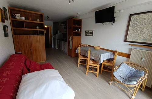 Montgenevre Apartment | South-facing studio with balcony, 200m from slopes and shops, pets allowed