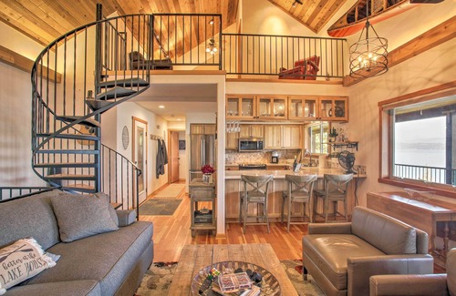 Worley House | South Lake Coeur d'Alene Home w/Dock & Kayaks!