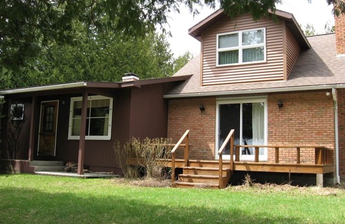 Cedar Cottage | South Lake Leelanau - Waterfront - Prime Location