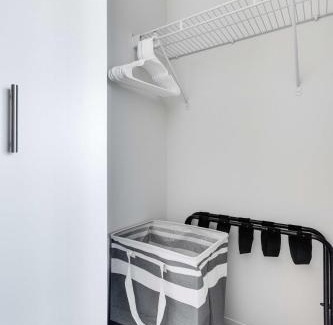 The Loop Apartment | South Loop Rooftop With In and Out Parking 3