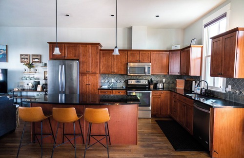 Buena Vista House | South Main Chalet- 2 Units w/Roof Top Deck/Fire Pit