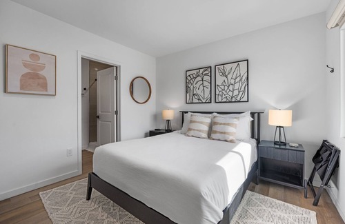 South Oceanside Hotel | South Oceanside Bungalow 4 - Deluxe Queen Studio + Patio