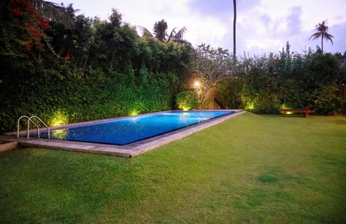Kathaluwa Villa | South Point Surf House - Whole Villa 5 Bedrooms (Sleeps 14)