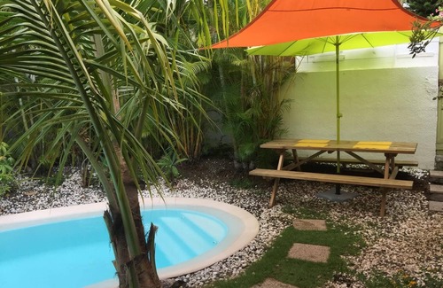 Petite-ÃŽle House | South Wild Villa with outdoor pool-jacuzzi and terrace, kitchen and lounge
